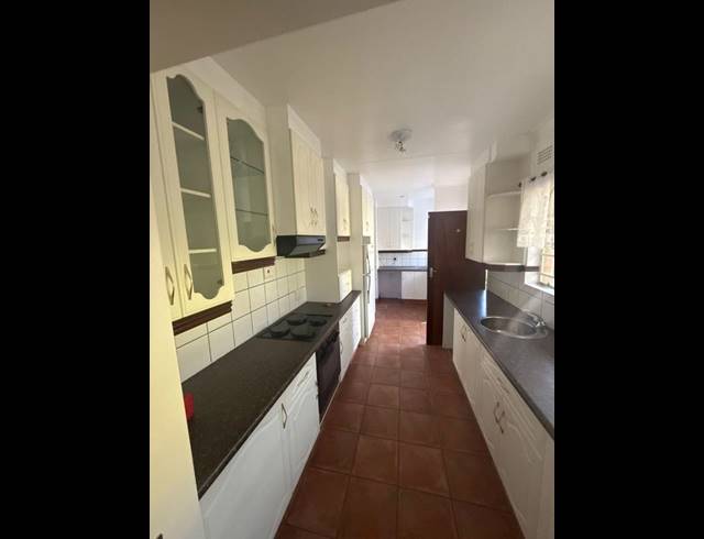 4 BEDROOM HOUSE FOR SALE IN VAN RIEBEECK PARK